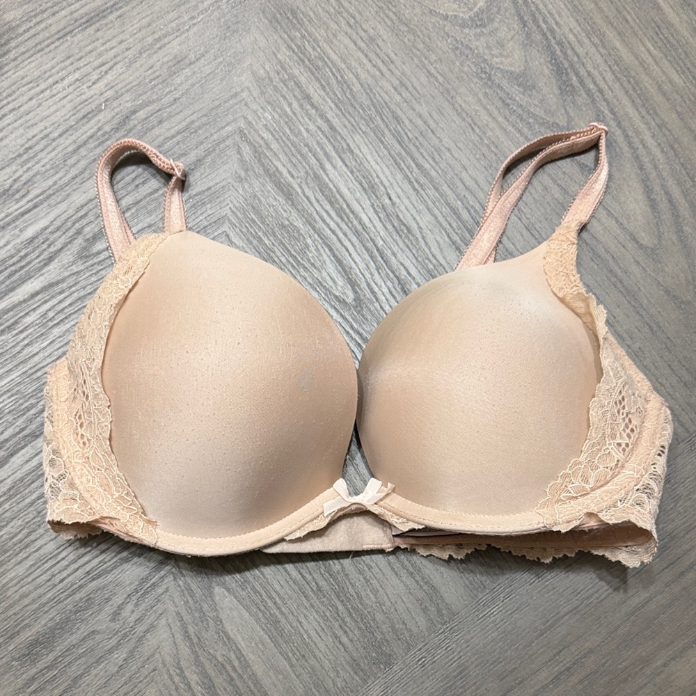 Victoria’s Secret “Dream Angels” push up bra